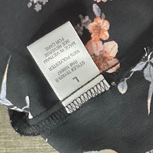 Women's Black Floral Blouse with pink and peach flowers. Size Large - Picture 4 of 4
